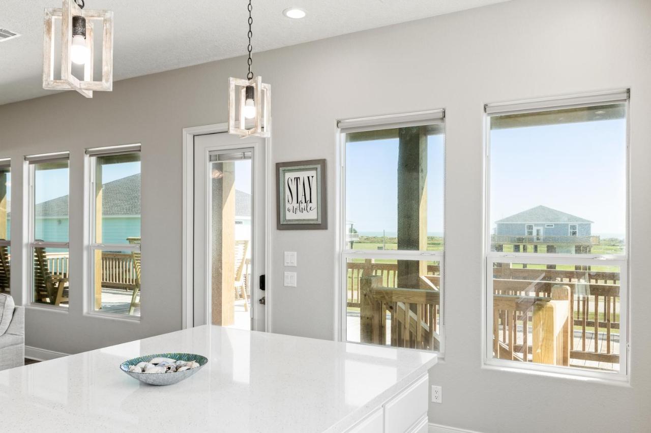Stylish 4Br Crystal Beach Retreat Walk To Beach Bolivar Peninsula ภายนอก รูปภาพ
