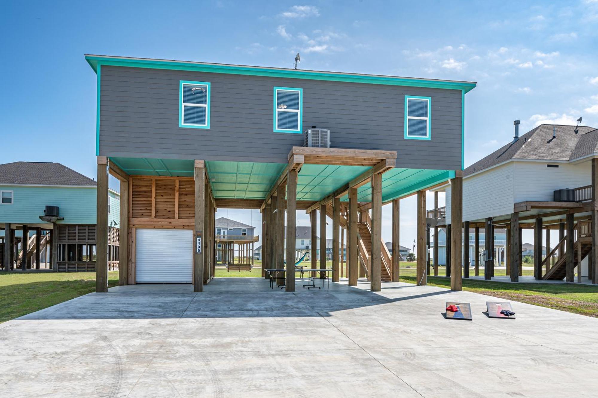 Stylish 4Br Crystal Beach Retreat Walk To Beach Bolivar Peninsula ภายนอก รูปภาพ